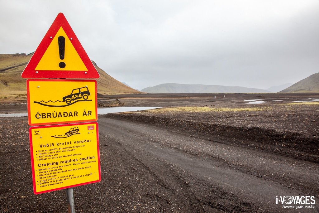 Panneau Islande : Traversée d'un gué