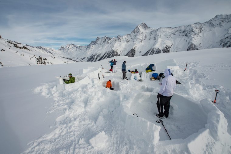 construire un igloo dans le Valais