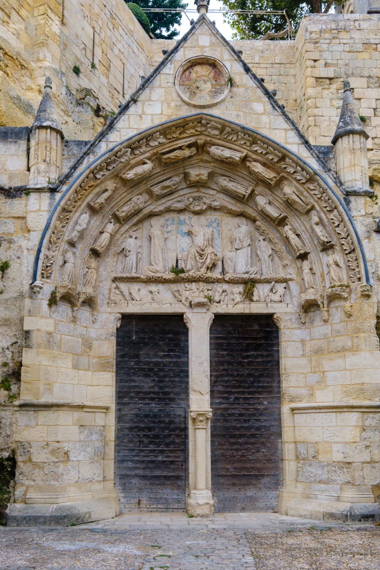 Porte d'entrée de l'Eglise monolithe de Saint-Emilion