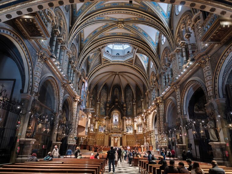 L’intérieur de la basilique est très ouvragé